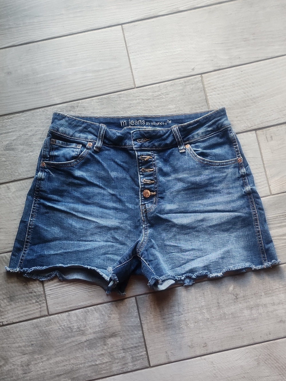 M Jeans High Rise Medium Blue Button-Front Denim Shorts-Size 10